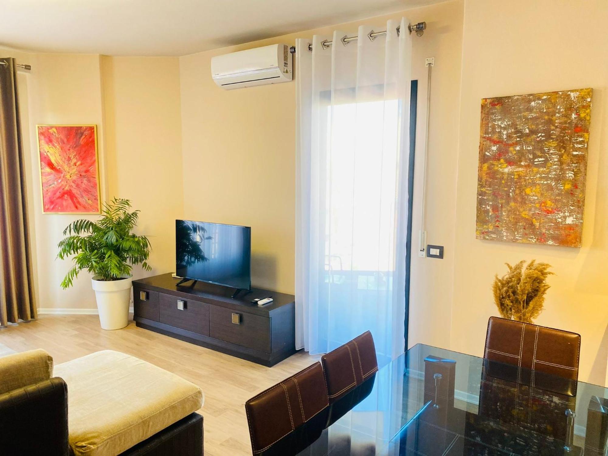 Nemis Apartments In The Centre Of Tirana Four Free Parking Экстерьер фото