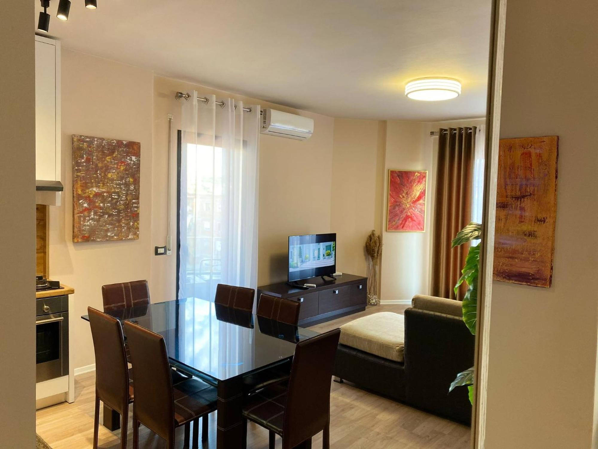 Nemis Apartments In The Centre Of Tirana Four Free Parking Экстерьер фото