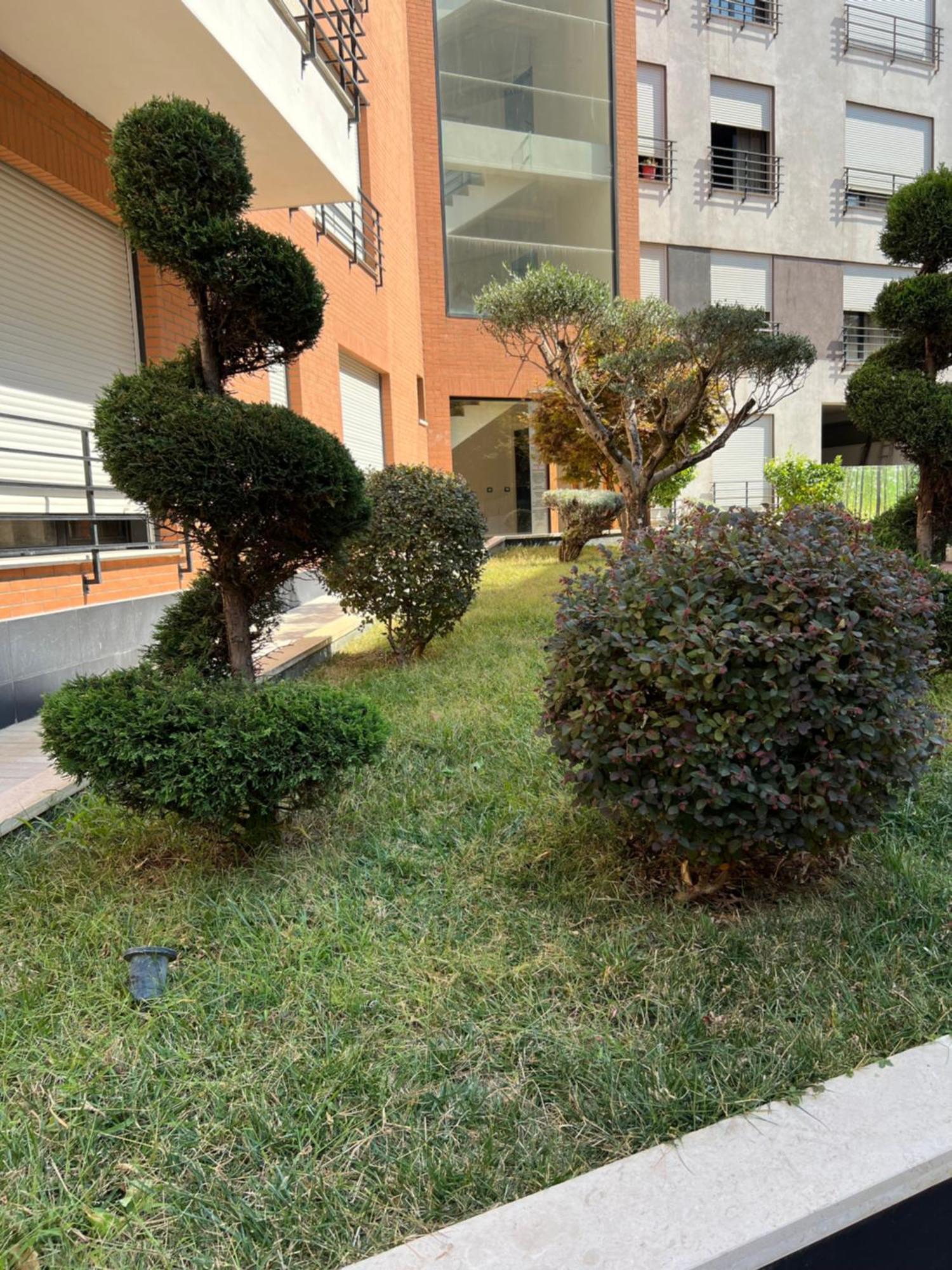 Nemis Apartments In The Centre Of Tirana Four Free Parking Экстерьер фото